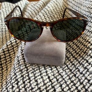 Persol tortoise shell sunglasses, worn a few times, no scratches, no case